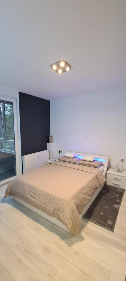 Apartment Sand - Entry With Pin 0 - 24H, Luxury Massage Chair Free Cancellation 24 Hours Before Check In Славонський Брод Екстер'єр фото