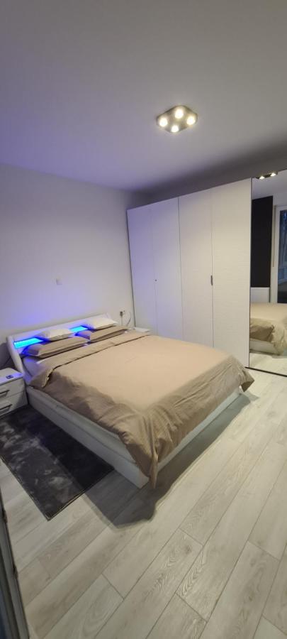Apartment Sand - Entry With Pin 0 - 24H, Luxury Massage Chair Free Cancellation 24 Hours Before Check In Славонський Брод Екстер'єр фото