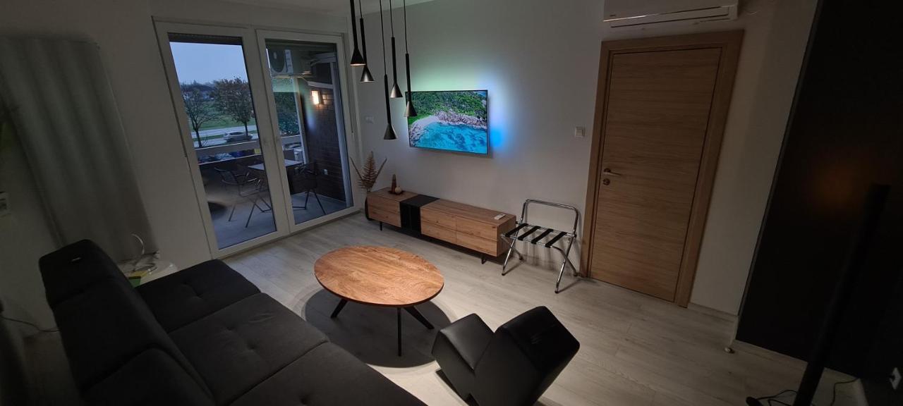 Apartment Sand - Entry With Pin 0 - 24H, Luxury Massage Chair Free Cancellation 24 Hours Before Check In Славонський Брод Екстер'єр фото