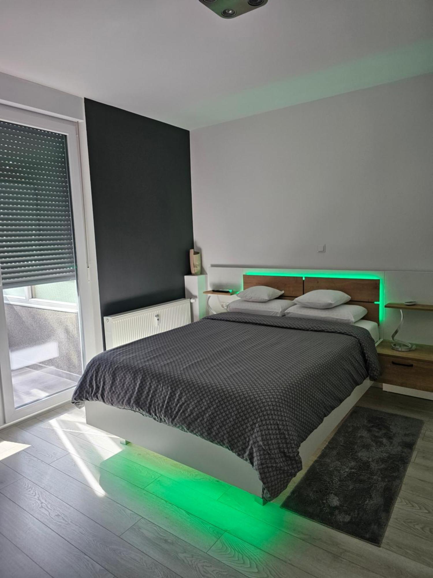 Apartment Sand - Entry With Pin 0 - 24H, Luxury Massage Chair Free Cancellation 24 Hours Before Check In Славонський Брод Екстер'єр фото